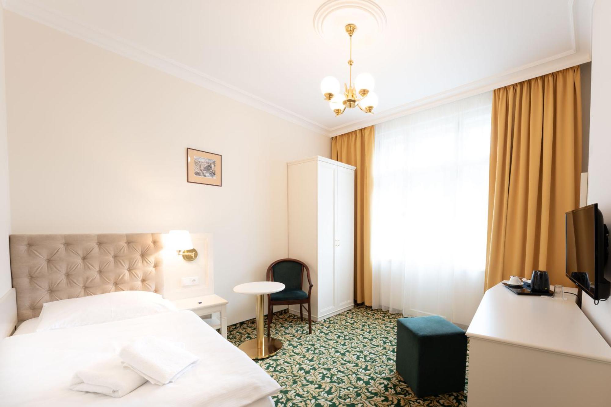 Ea Hotel Elefant Karlowe Wary Zewnętrze zdjęcie