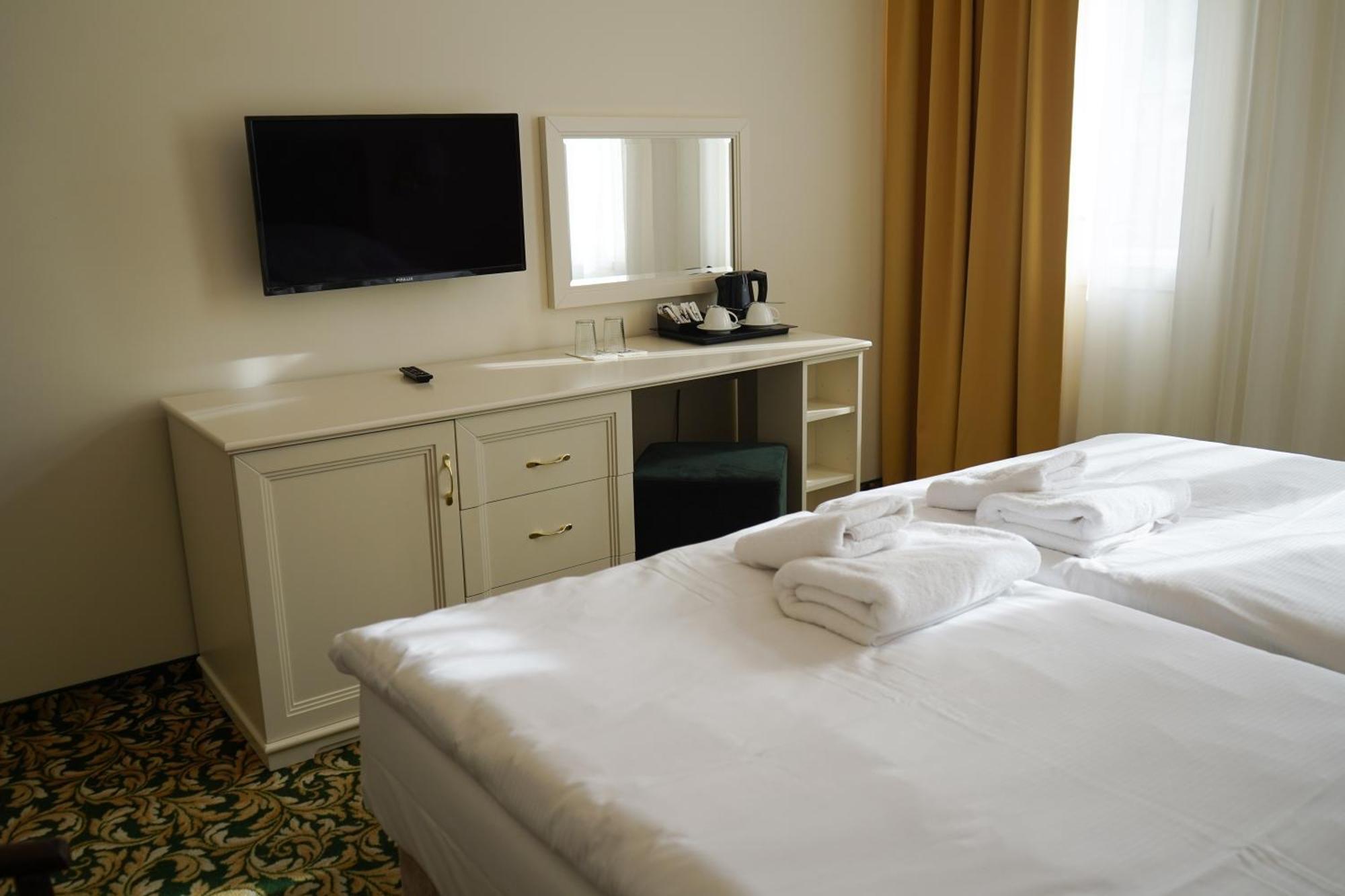 Ea Hotel Elefant Karlowe Wary Zewnętrze zdjęcie