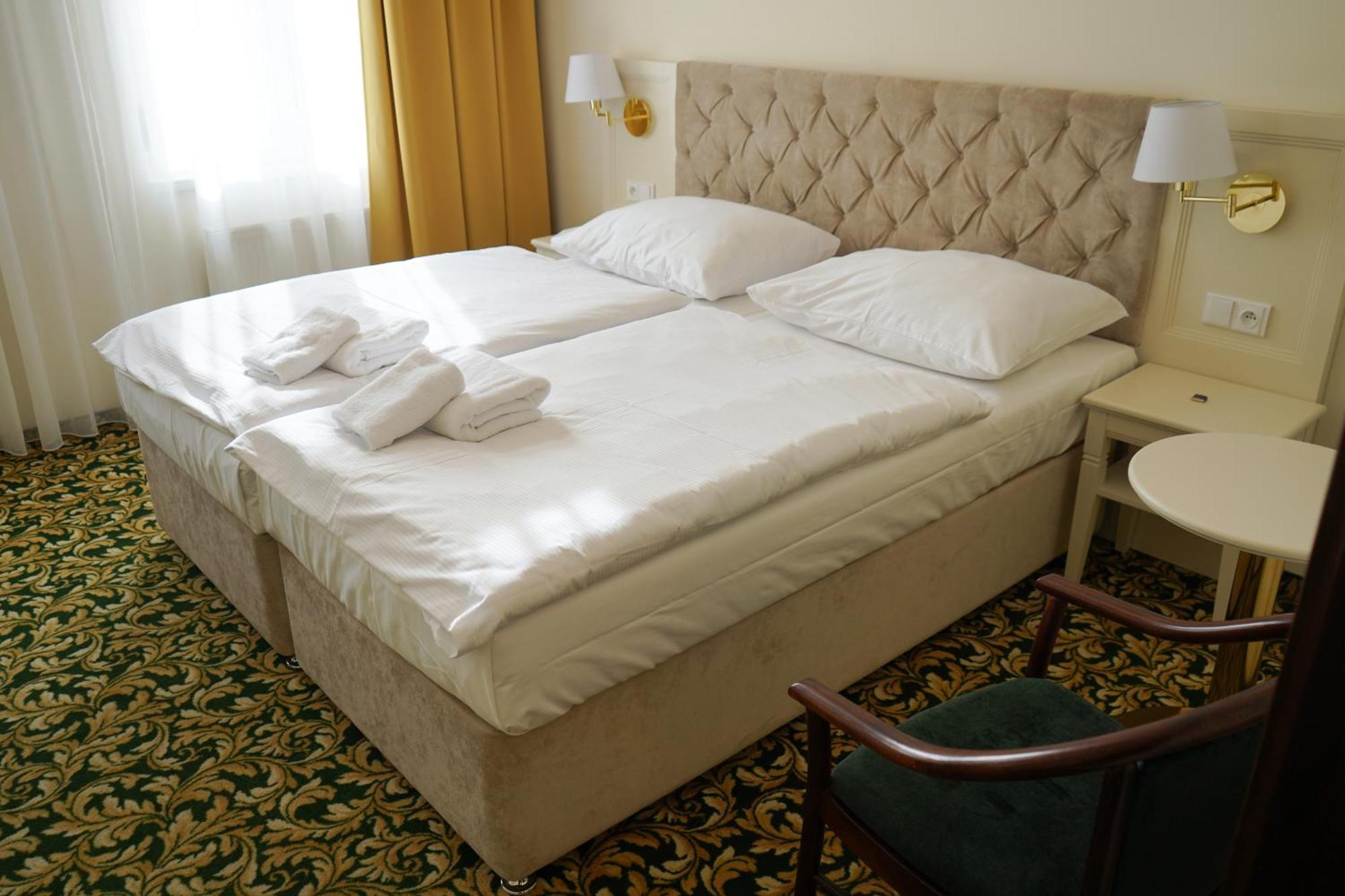 Ea Hotel Elefant Karlowe Wary Zewnętrze zdjęcie