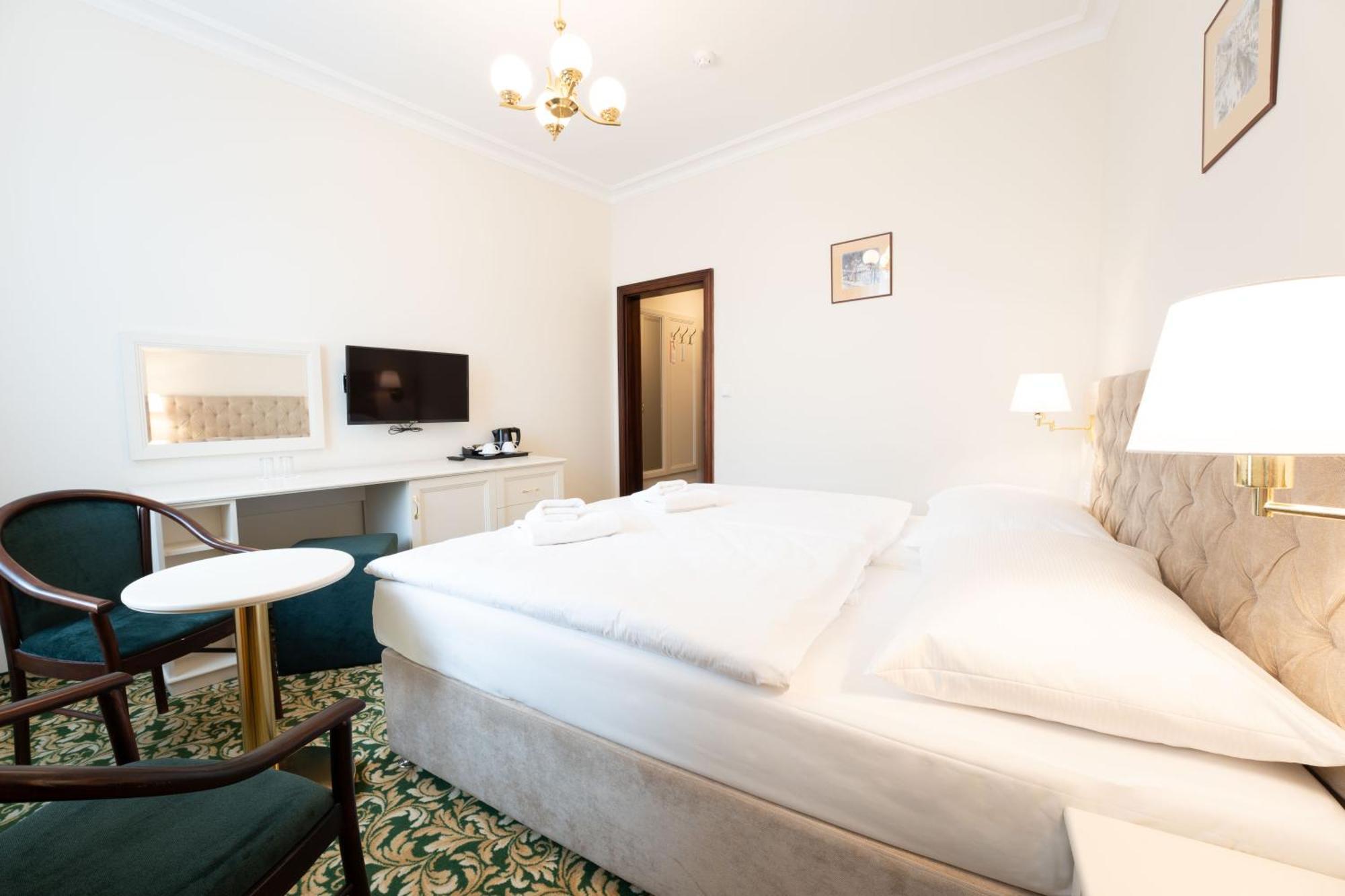 Ea Hotel Elefant Karlowe Wary Zewnętrze zdjęcie