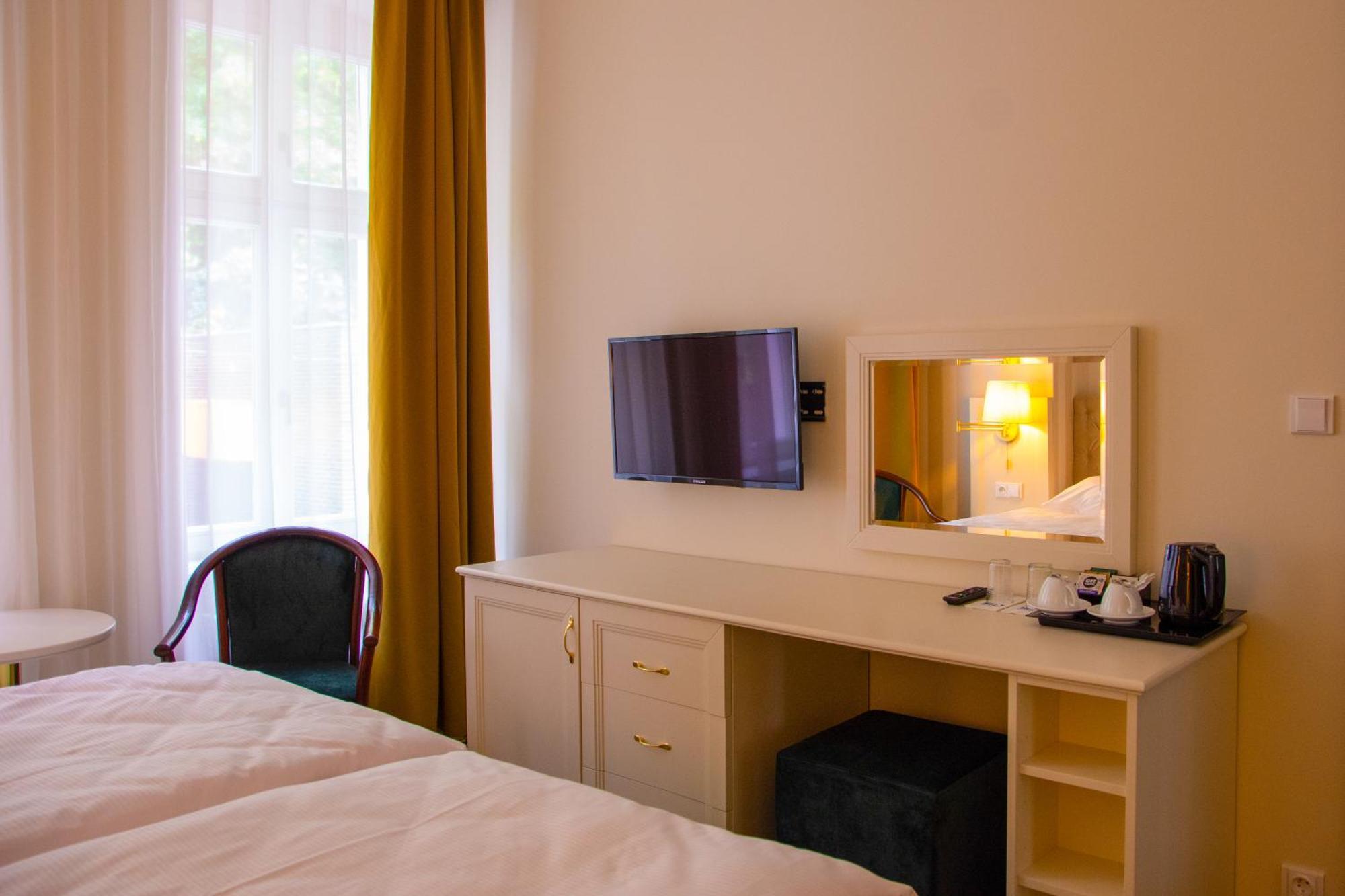 Ea Hotel Elefant Karlowe Wary Zewnętrze zdjęcie