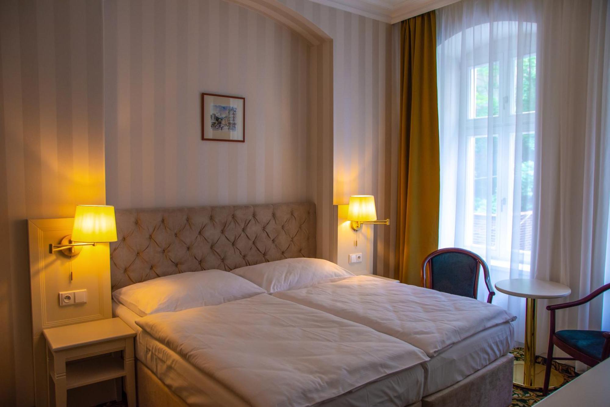 Ea Hotel Elefant Karlowe Wary Zewnętrze zdjęcie