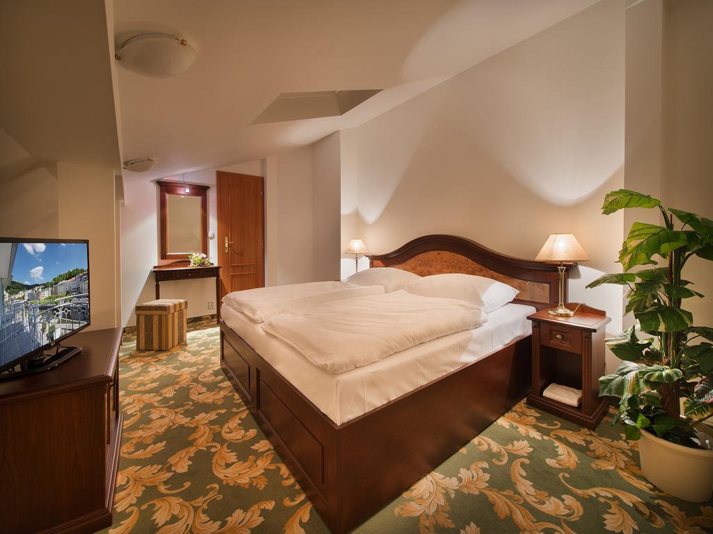 Ea Hotel Elefant Karlowe Wary Zewnętrze zdjęcie