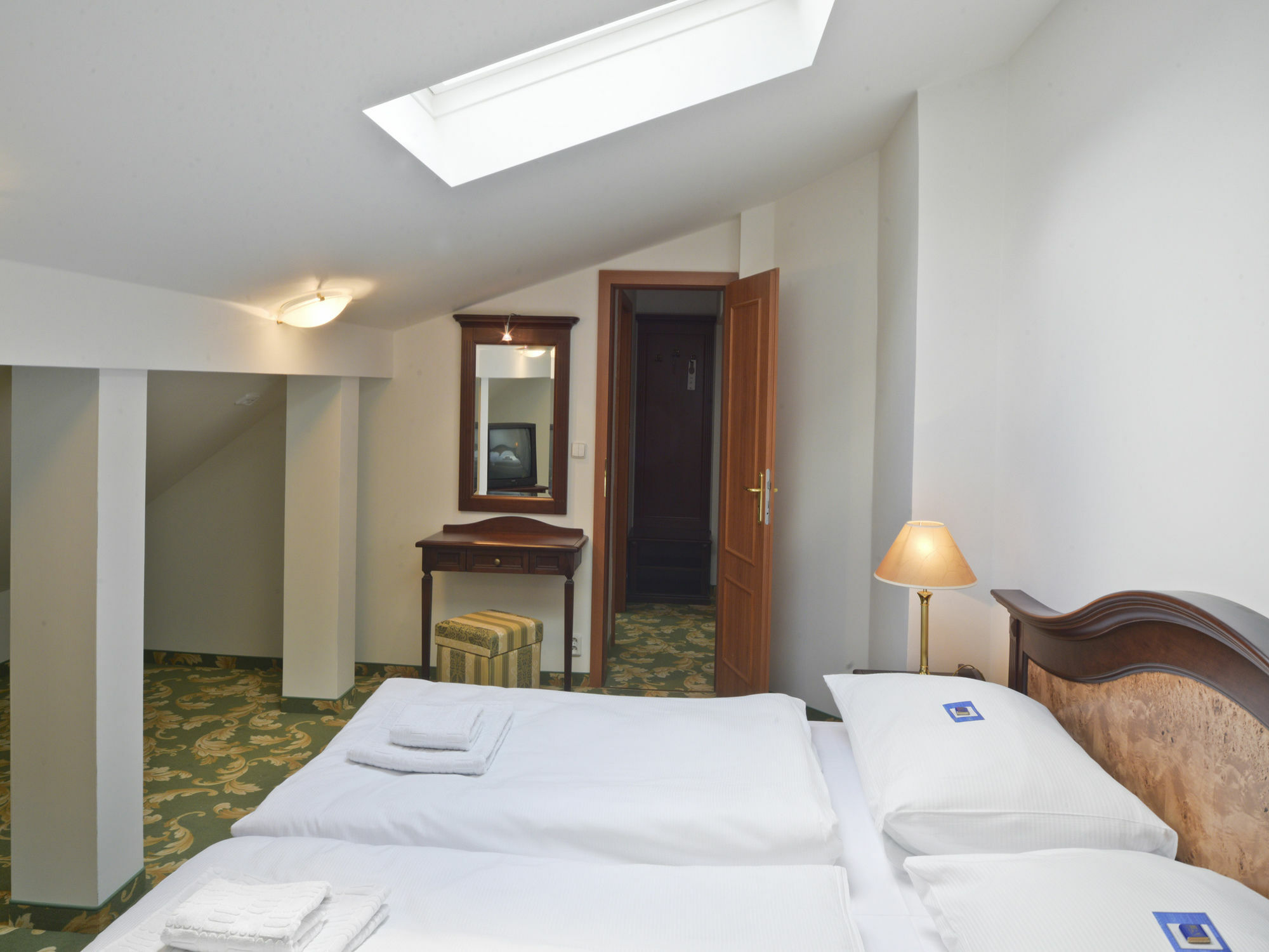 Ea Hotel Elefant Karlowe Wary Zewnętrze zdjęcie