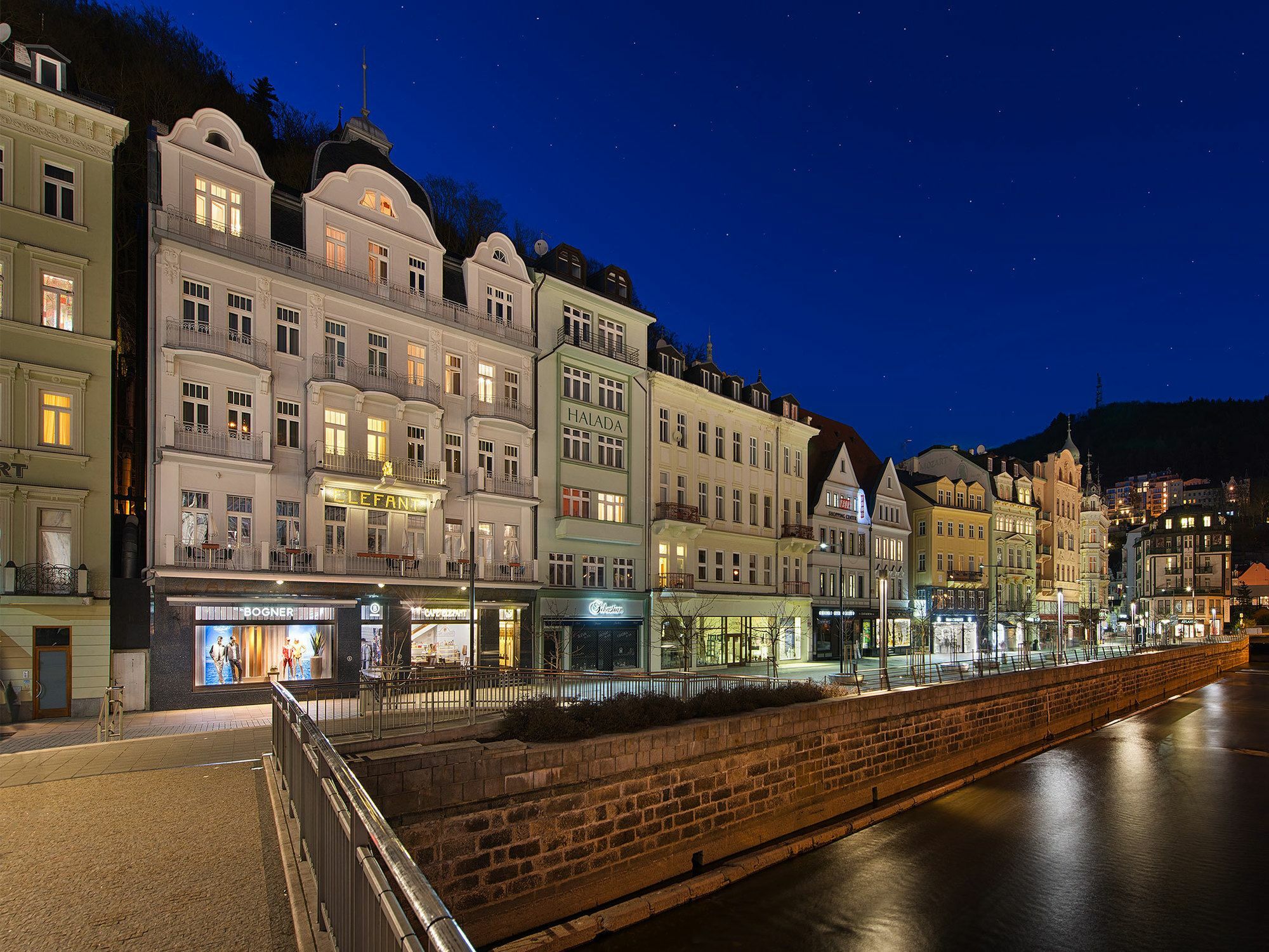 Ea Hotel Elefant Karlowe Wary Zewnętrze zdjęcie